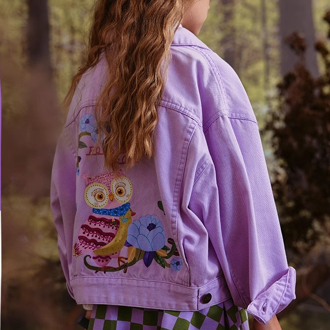 小熊印花短款牛仔外套宽松休闲简约设计