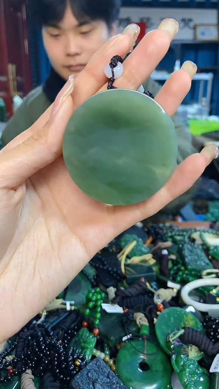 未镶嵌和田玉挂件1