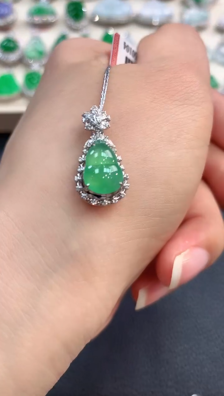 【闪购商品】翡翠吊坠(不含链)18K金镶嵌b46多样性一件发货