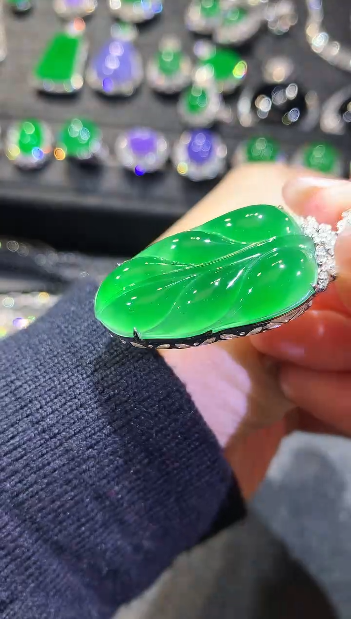 【闪购商品】翡翠吊坠(不含链)18K金镶嵌57-叶子