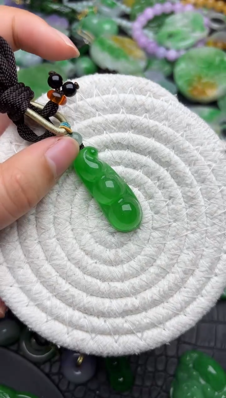 颈饰未镶嵌翡翠缅甸翡翠吊坠