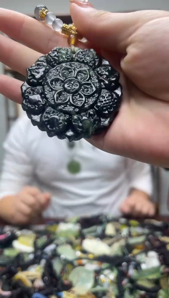 未镶嵌岫玉吊坠·