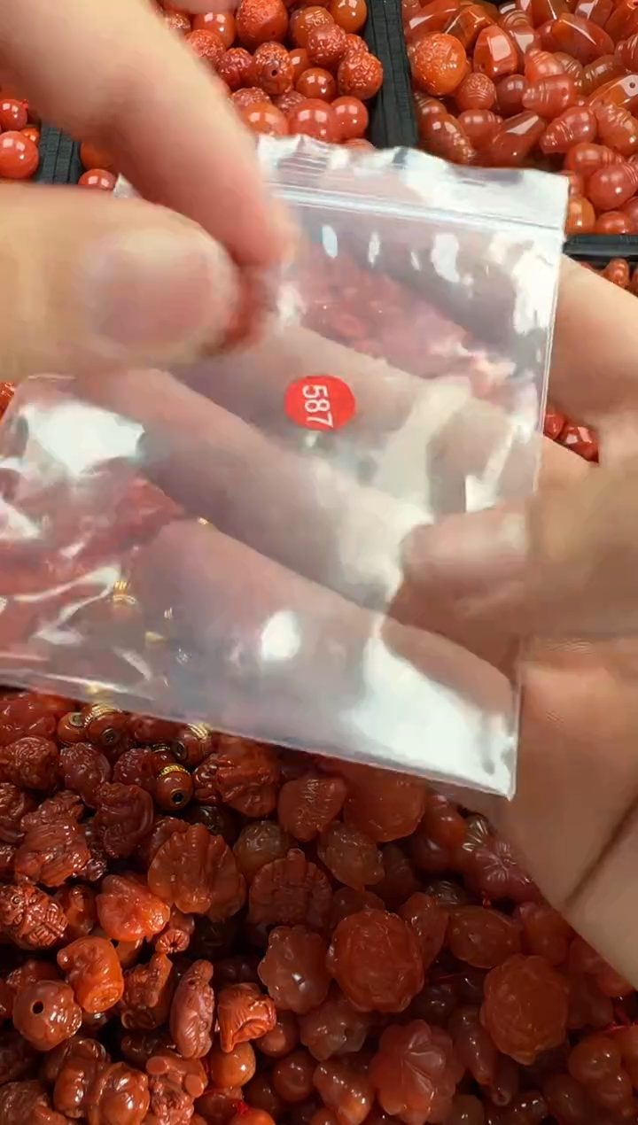 【闪购商品】南红玛瑙颈饰未镶嵌1