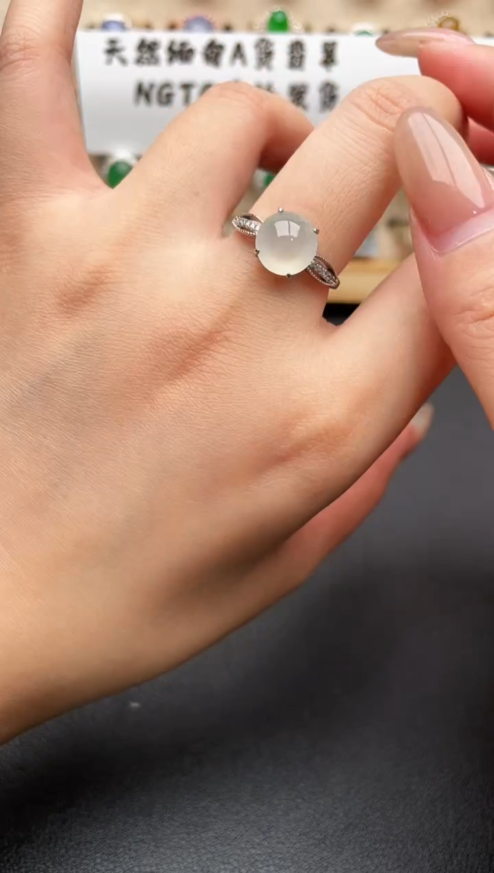 未镶嵌戒指翡翠一物一证一礼盒