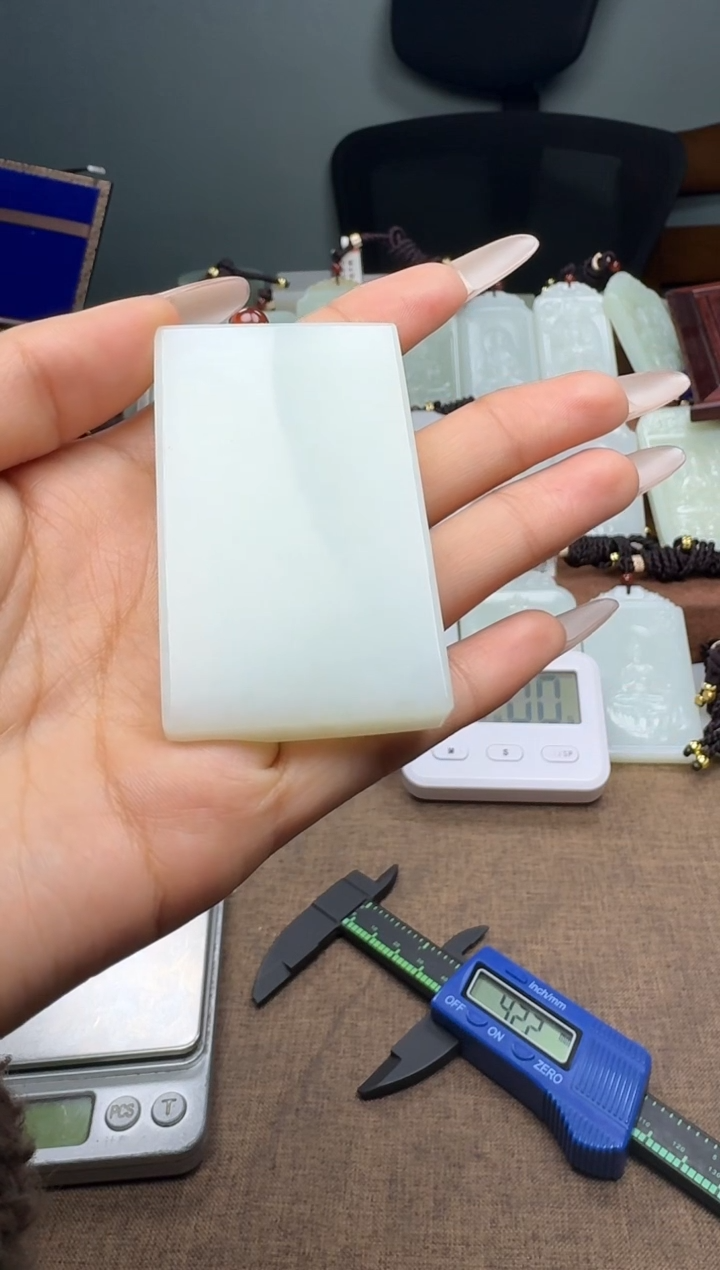 【闪购商品】和田玉颈饰未镶嵌按时