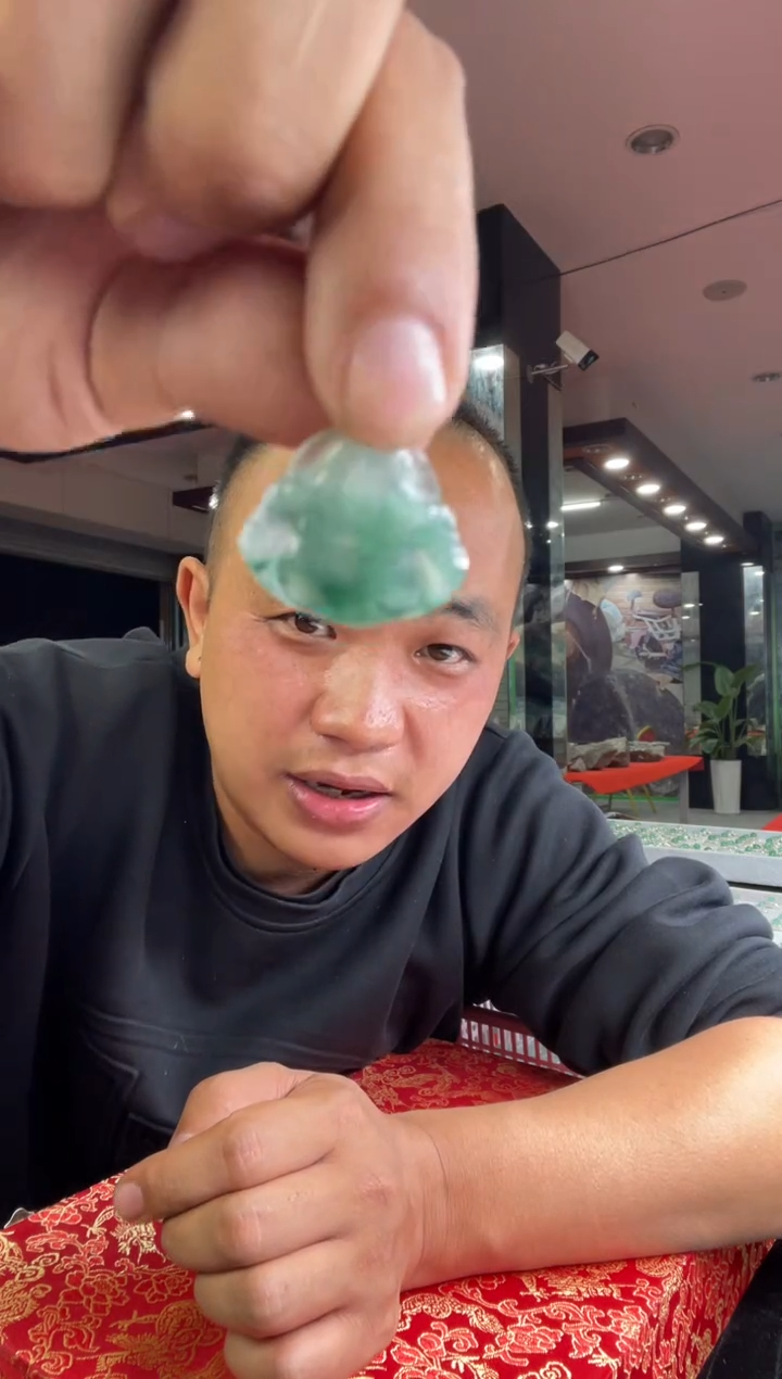 【闪购商品】石英质玉颈饰未镶嵌佛公