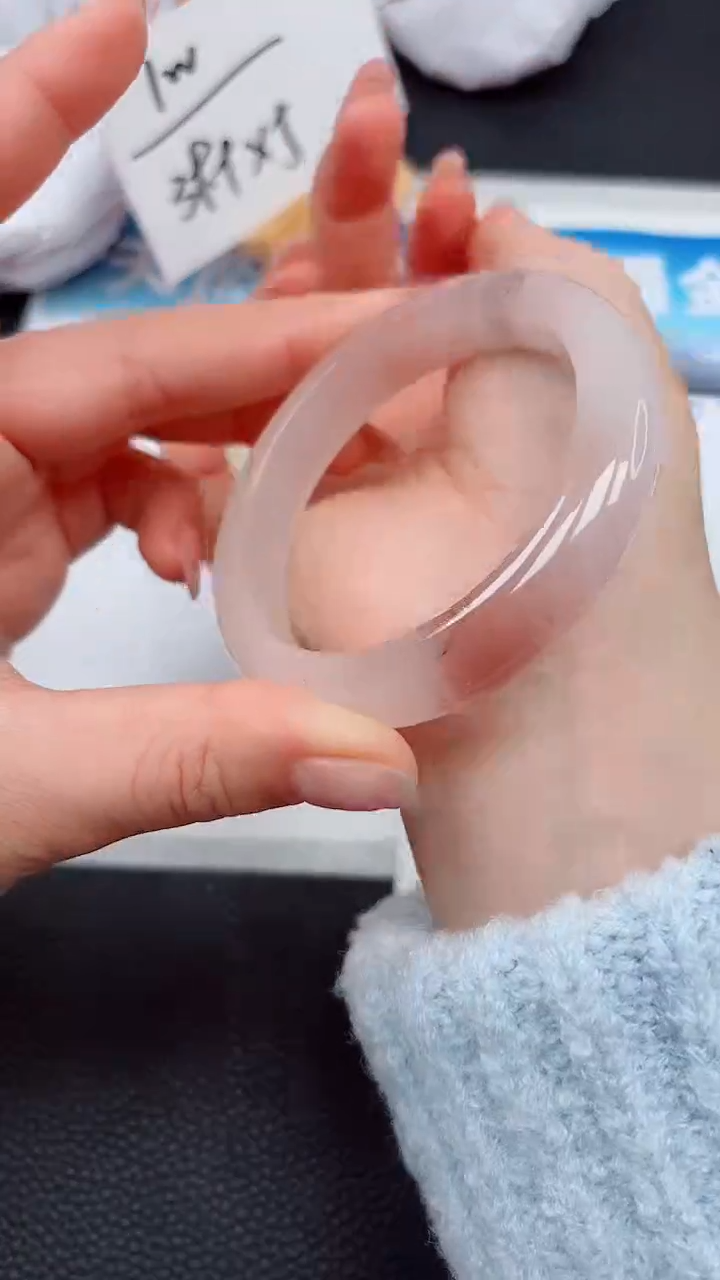 【闪购商品】石英质玉手镯未镶嵌228