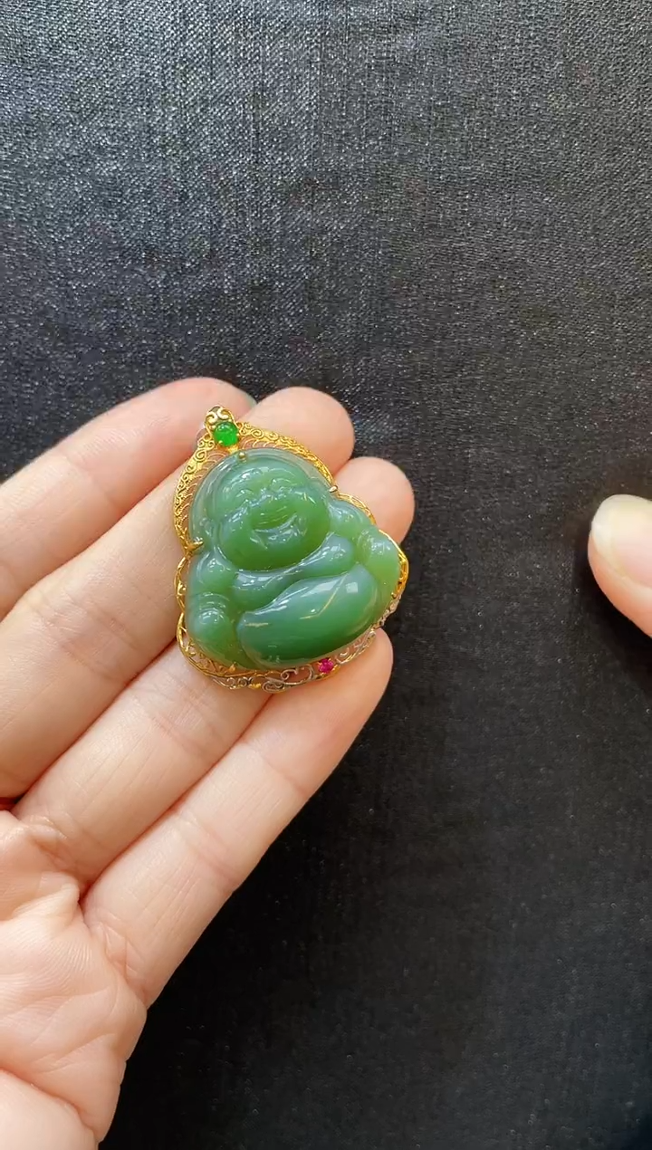 吊坠(赠链)18K金镶嵌和田玉多样性发一