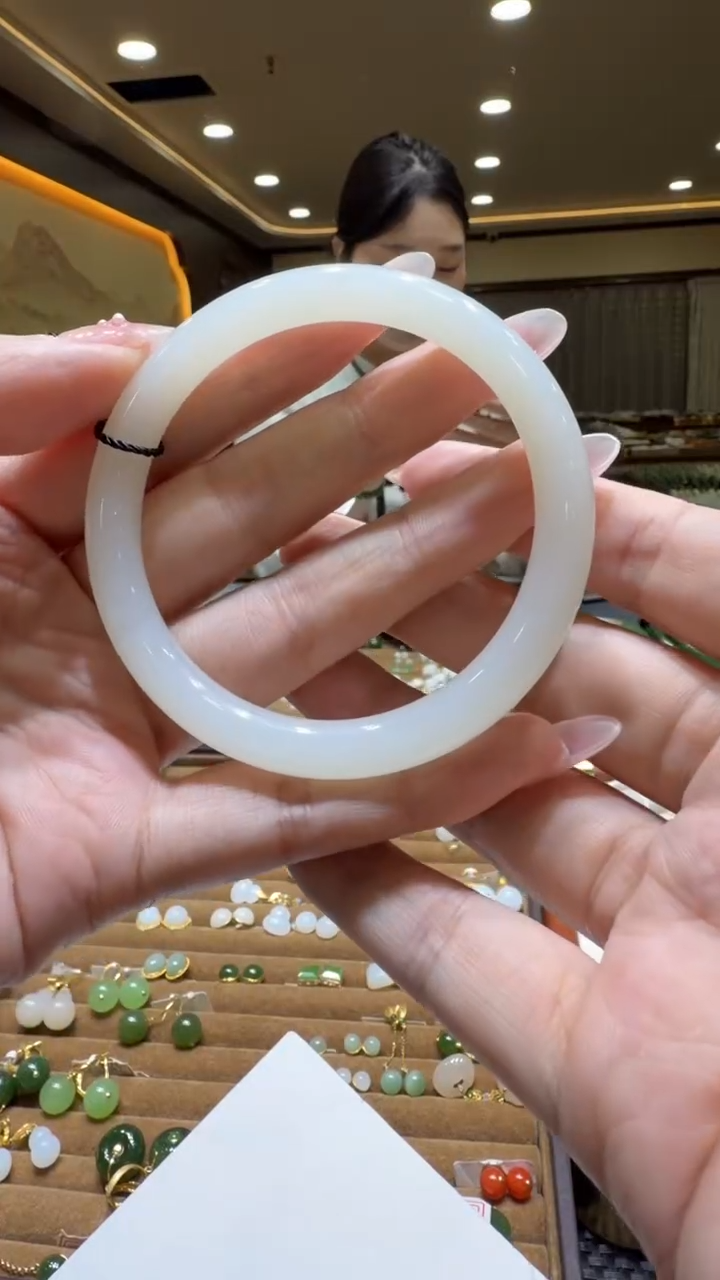 颈饰未镶嵌和田玉手镯58