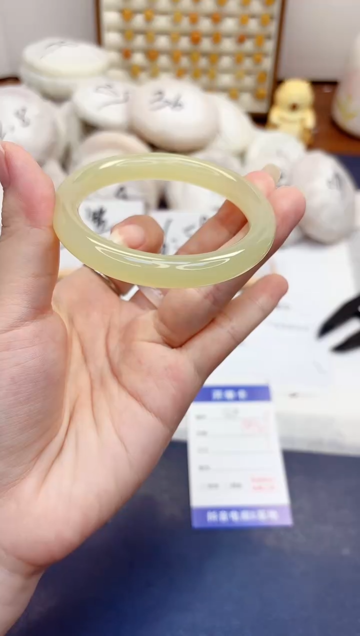 石英质玉手镯未镶嵌364-美人条晴水-圈口54