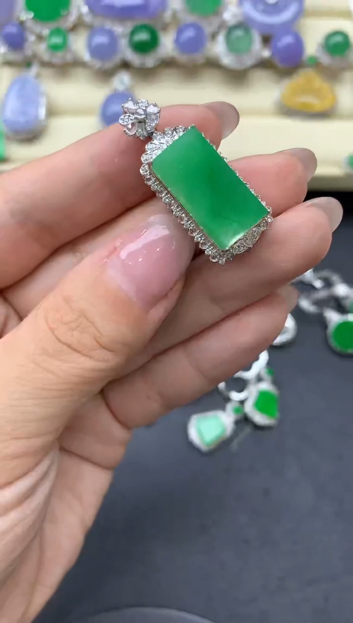 【闪购商品】翡翠颈饰18K金镶嵌546-中国好珍宝