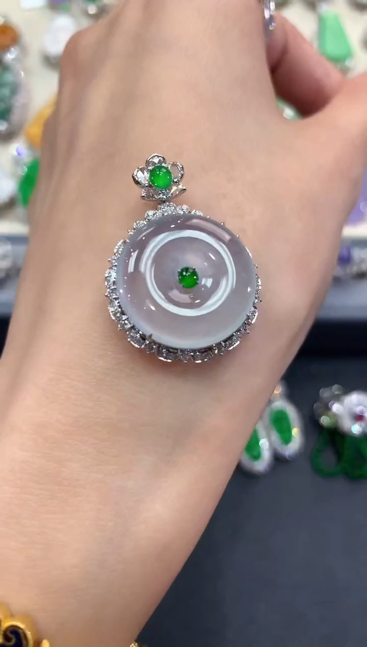 【闪购商品】翡翠吊坠(不含链)18K金镶嵌w35
