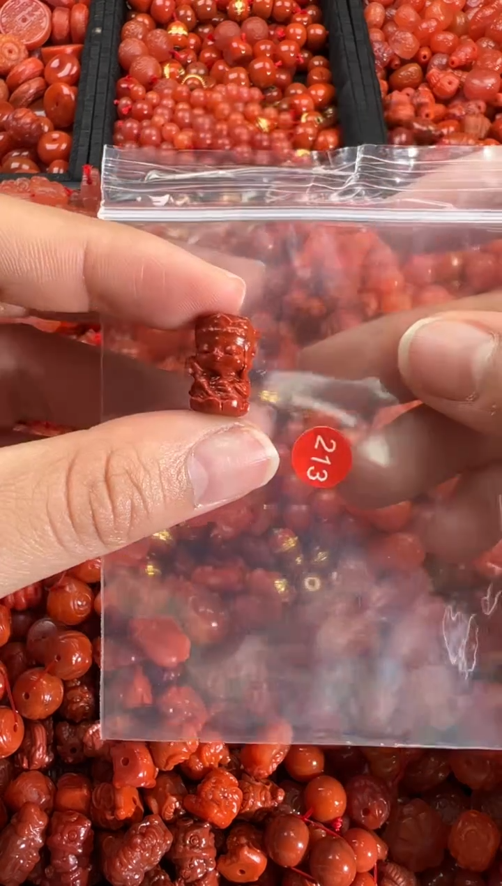 【闪购商品】南红玛瑙颈饰未镶嵌1