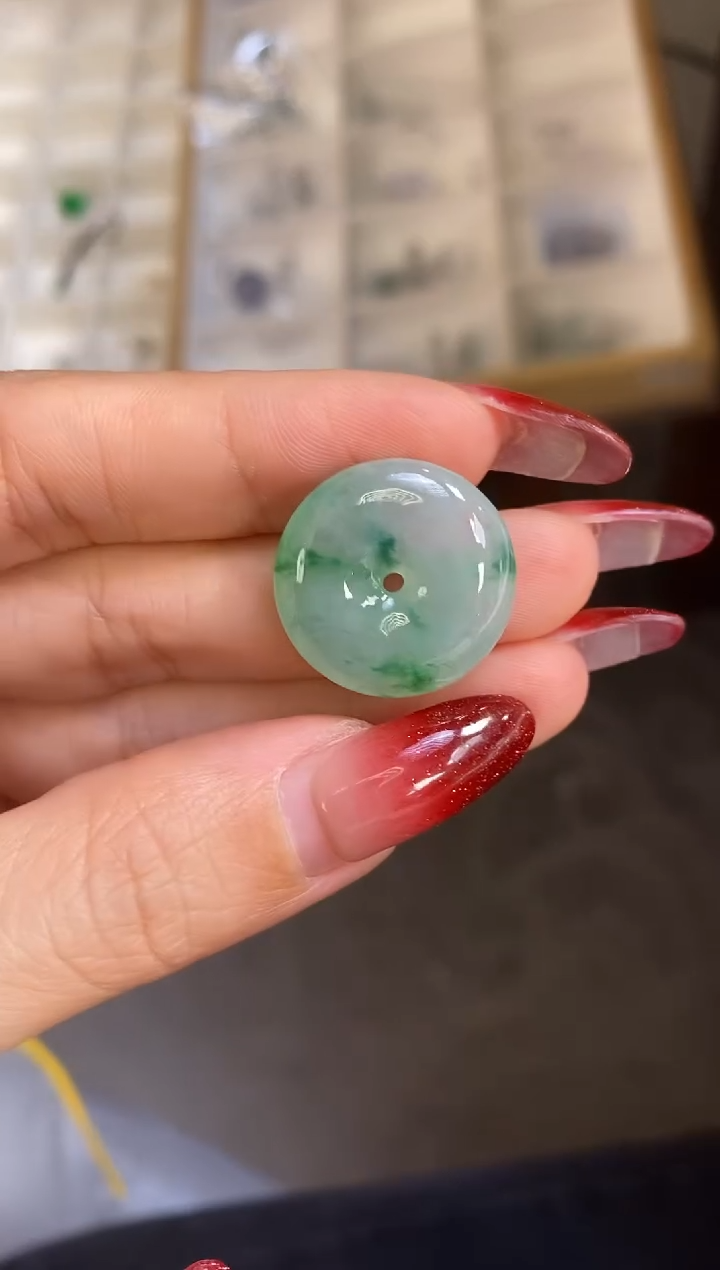 【闪购商品】翡翠吊坠(不含链)未镶嵌扣子