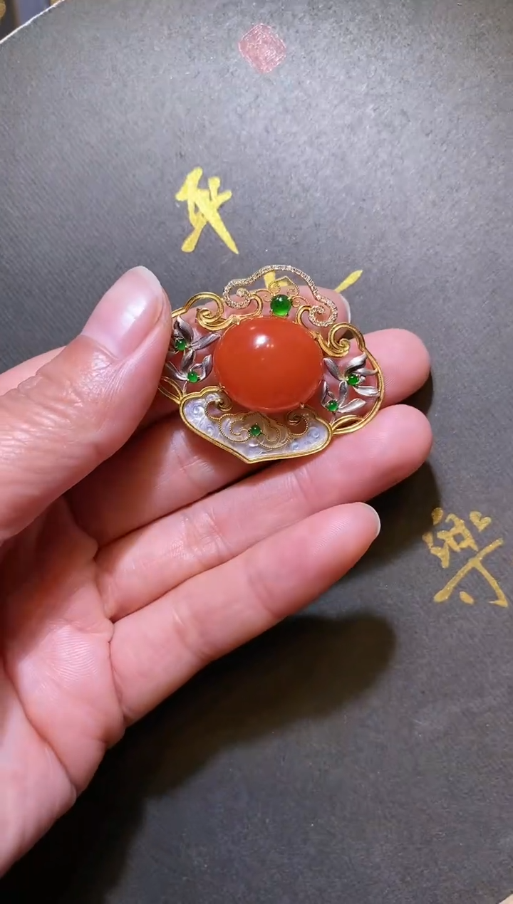 【闪购商品】南红玛瑙颈饰18K金镶嵌南红蛋面如意吊坠
