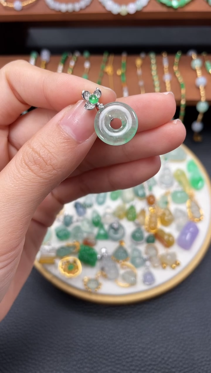 【闪购商品】翡翠吊坠(不含链)18K金镶嵌一个  JK650