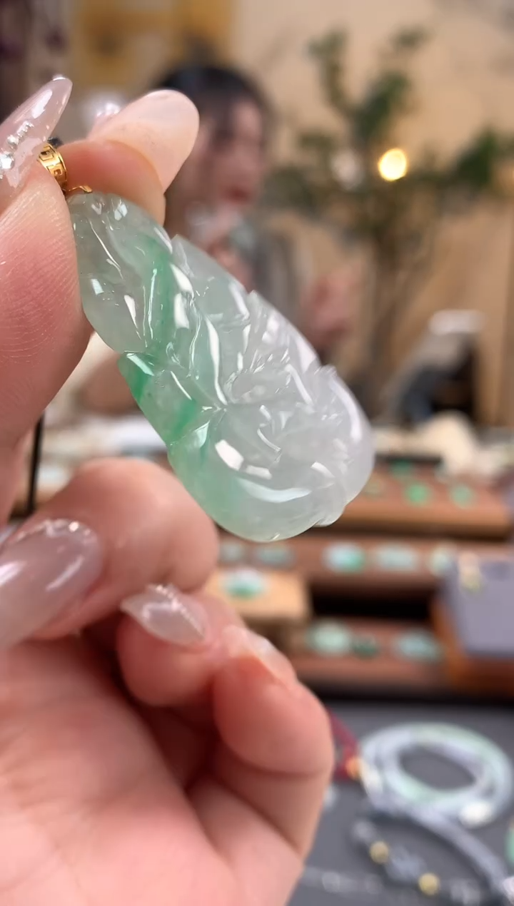 【闪购商品】翡翠吊坠(不含链)18K金镶嵌九尾狐