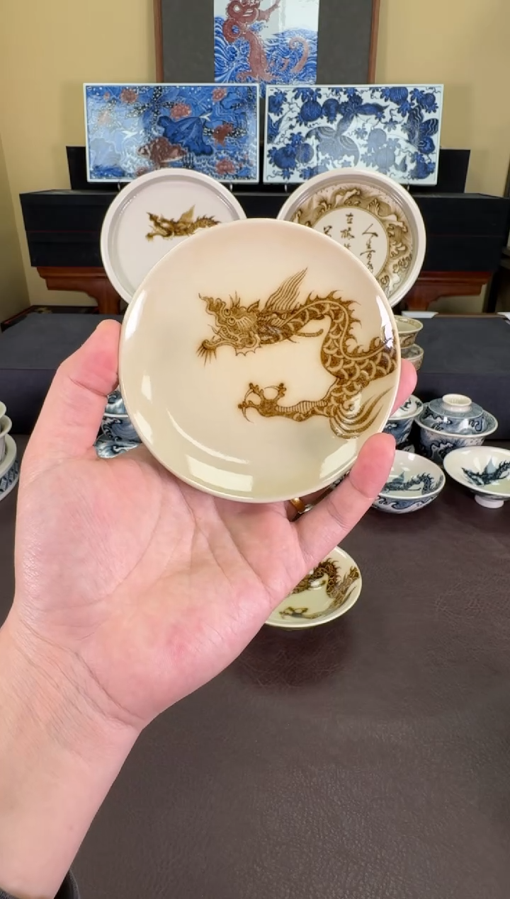 【闪购商品】釉里金海浪过肩龙杯垫