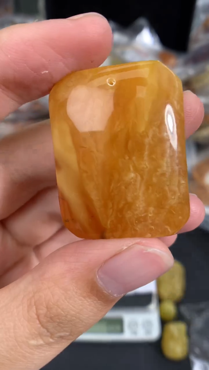 蜜蜡未镶嵌珠宝奇石1