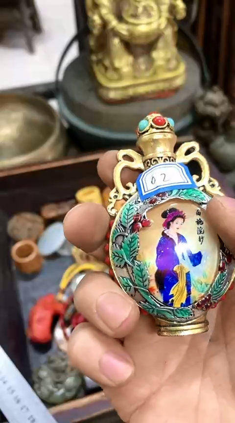 【闪购商品】一物一拍编号美女鼻壶