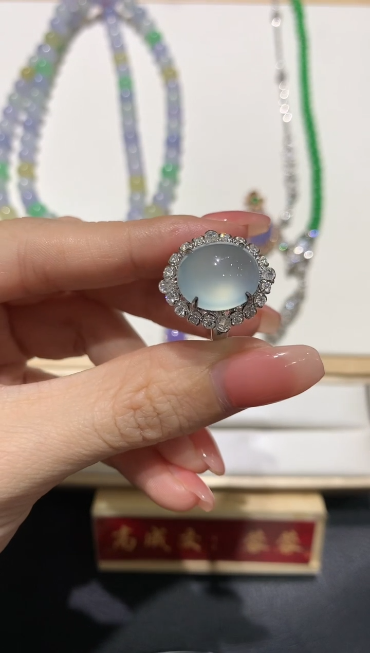 【闪购商品】翡翠吊坠(不含链)18K金镶嵌团购4