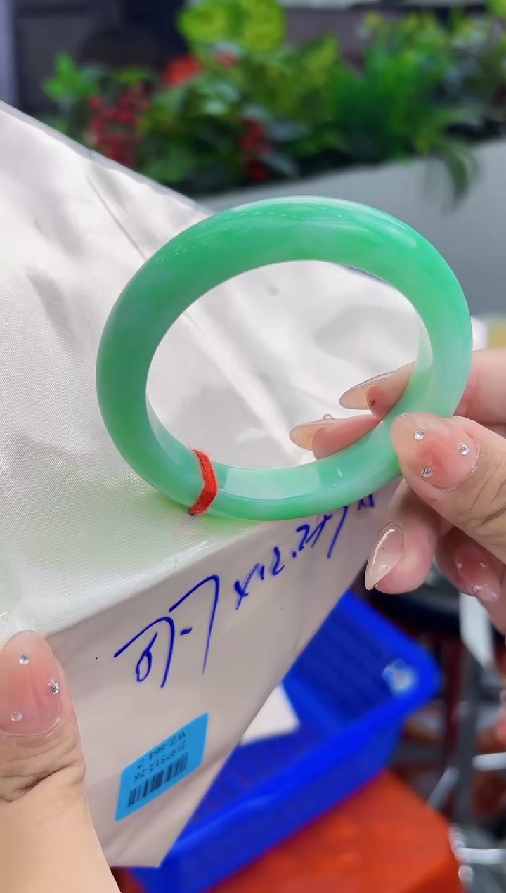 【闪购商品】翡翠手镯未镶嵌翡翠手镯