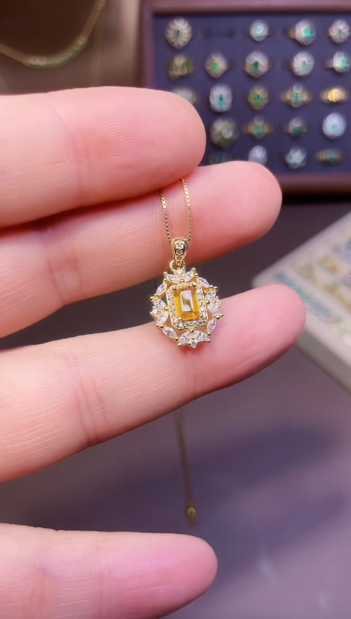 【闪购商品】彩色蓝宝石吊坠(赠链)银S925镶嵌一条