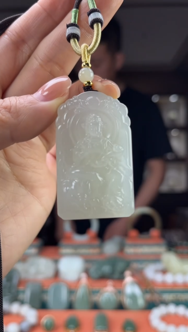 和田玉未镶嵌颈饰佩佩龙 蛇