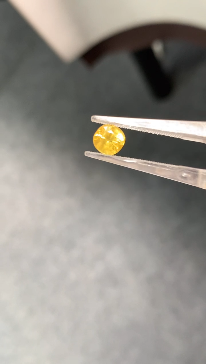 裸石蓝宝石27-4金丝雀黄蓝宝1.35ct