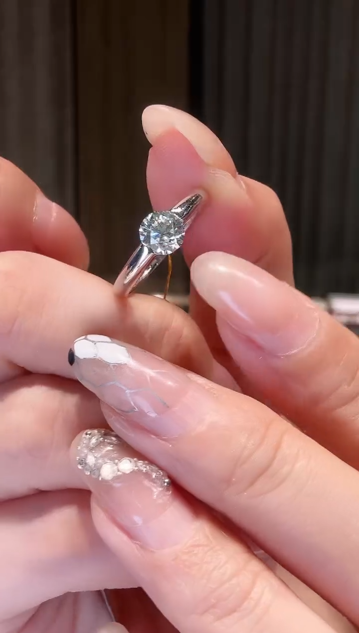 铂Pt950镶嵌戒指钻石AY0312-PT-