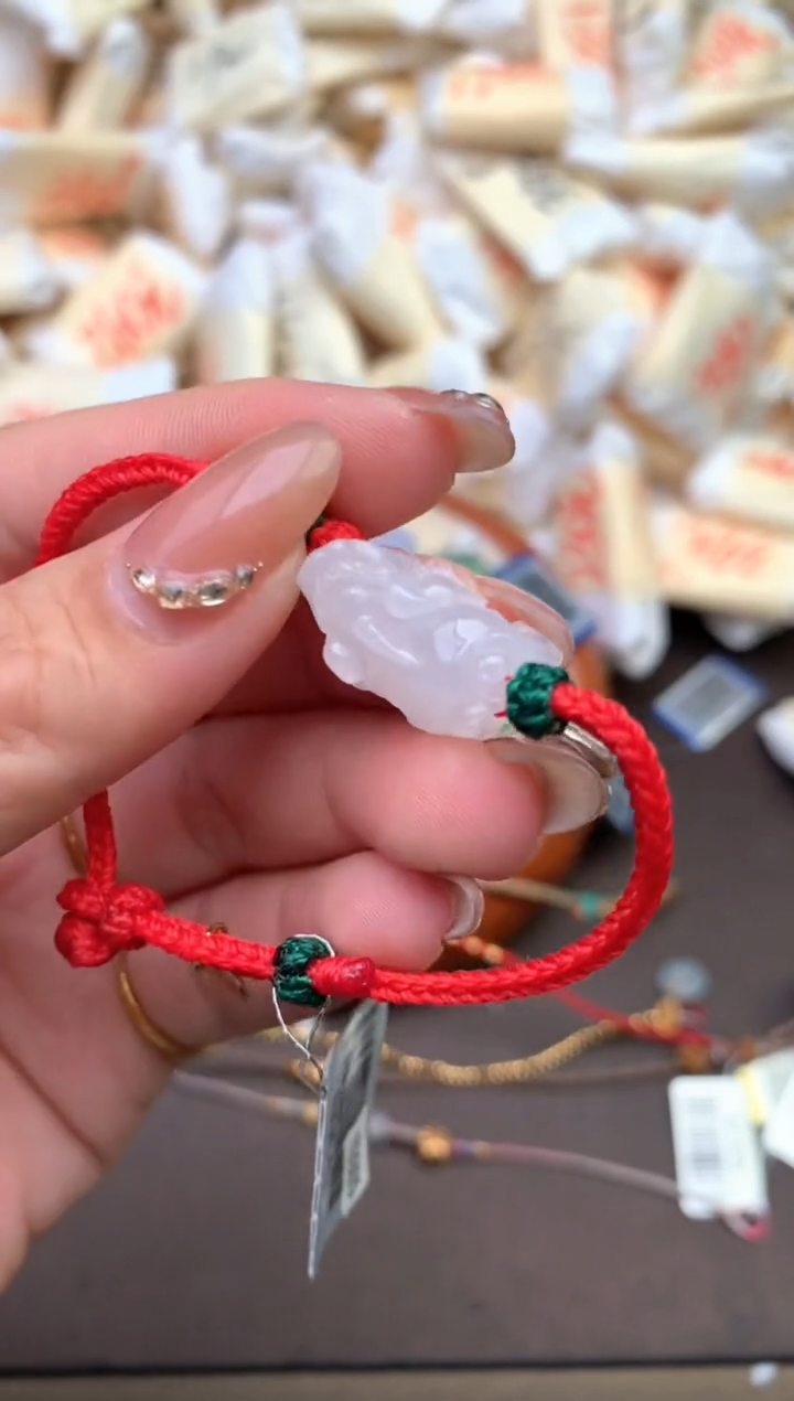 【闪购商品】未镶嵌翡翠手绳—