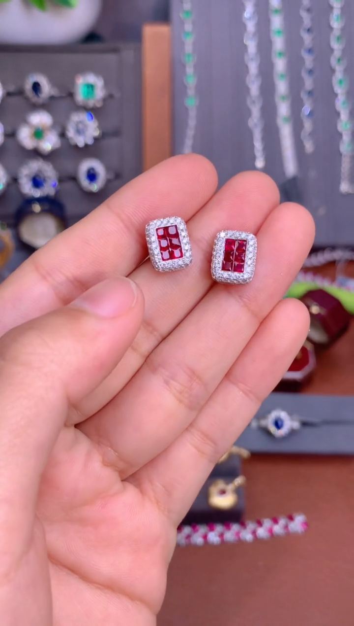 【闪购商品】红宝石耳钉18K金镶嵌1.2CT