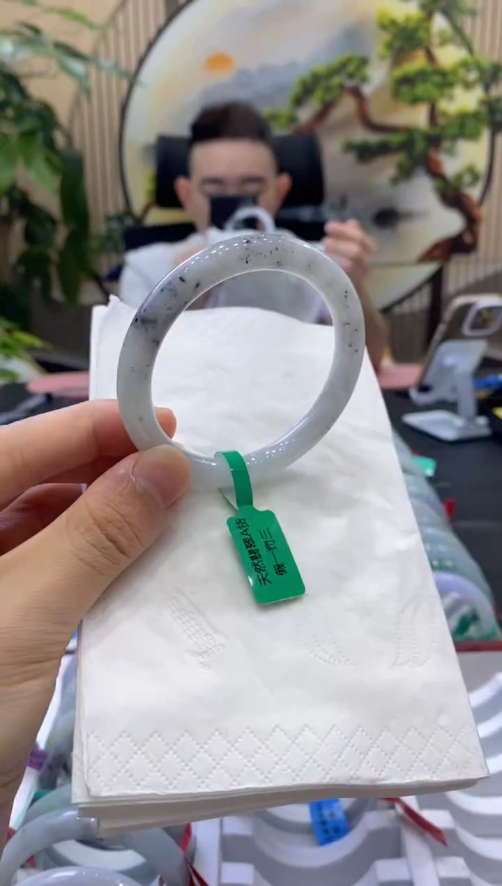 翡翠手镯未镶嵌116