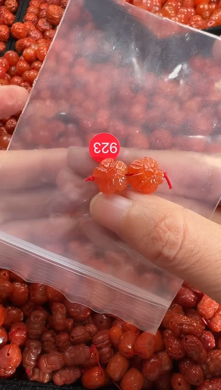 颈饰未镶嵌南红玛瑙1