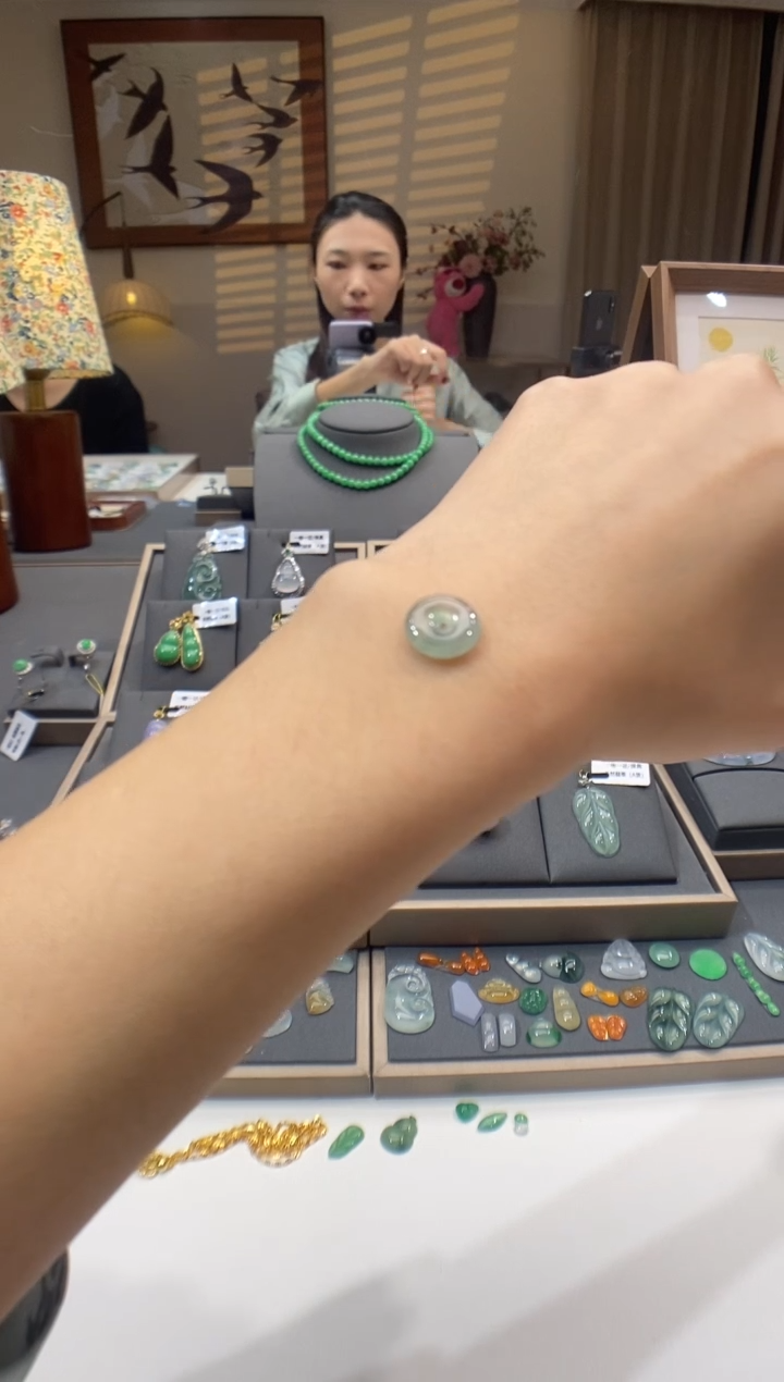 【闪购商品】翡翠颈饰未镶嵌平安扣