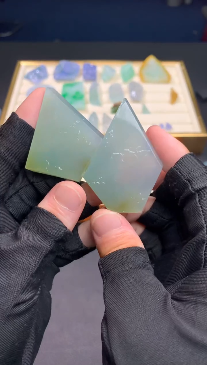 定制翡翠未镶嵌        一对    