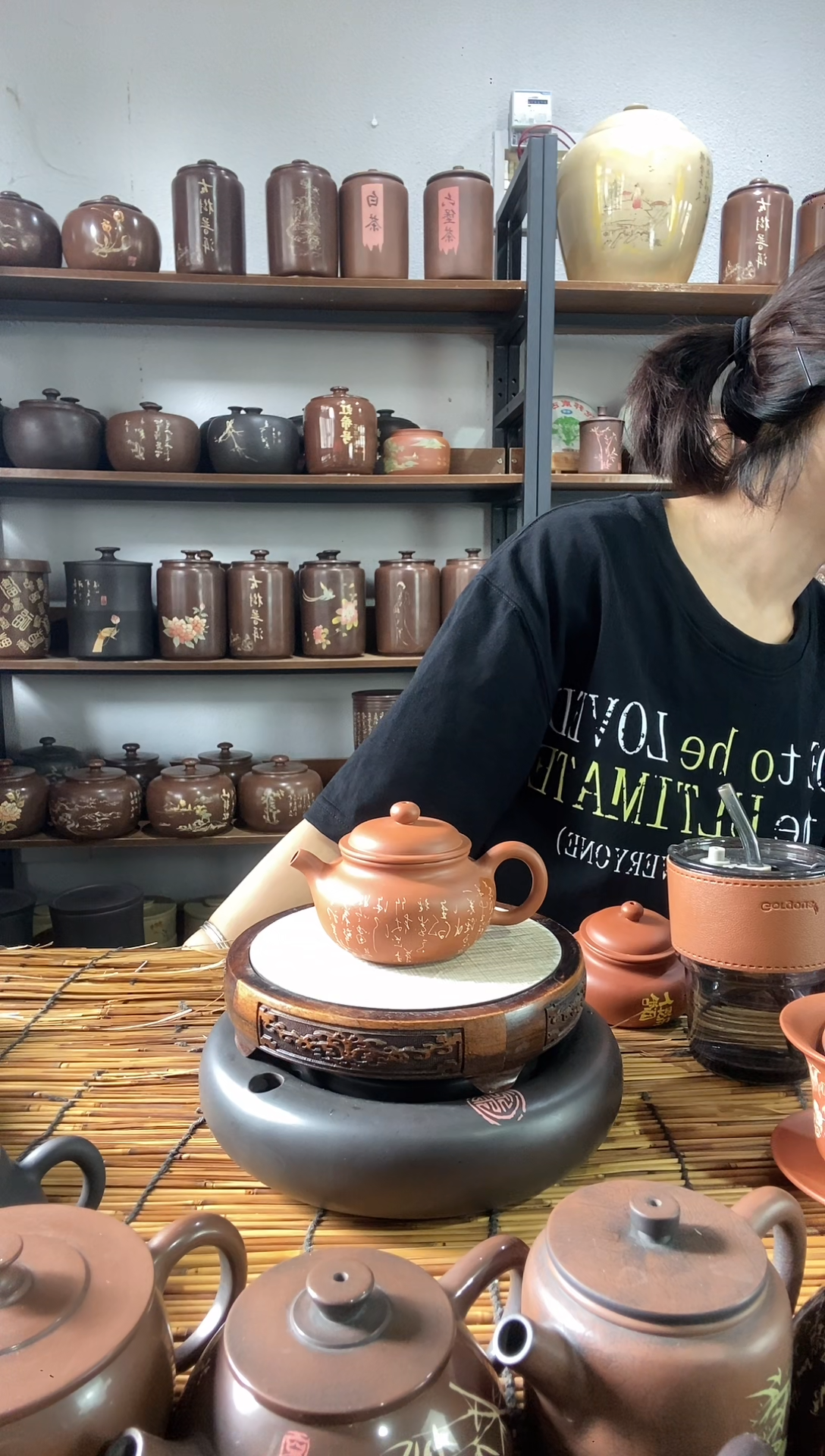 用****2建水紫陶手工复烧彩填壶