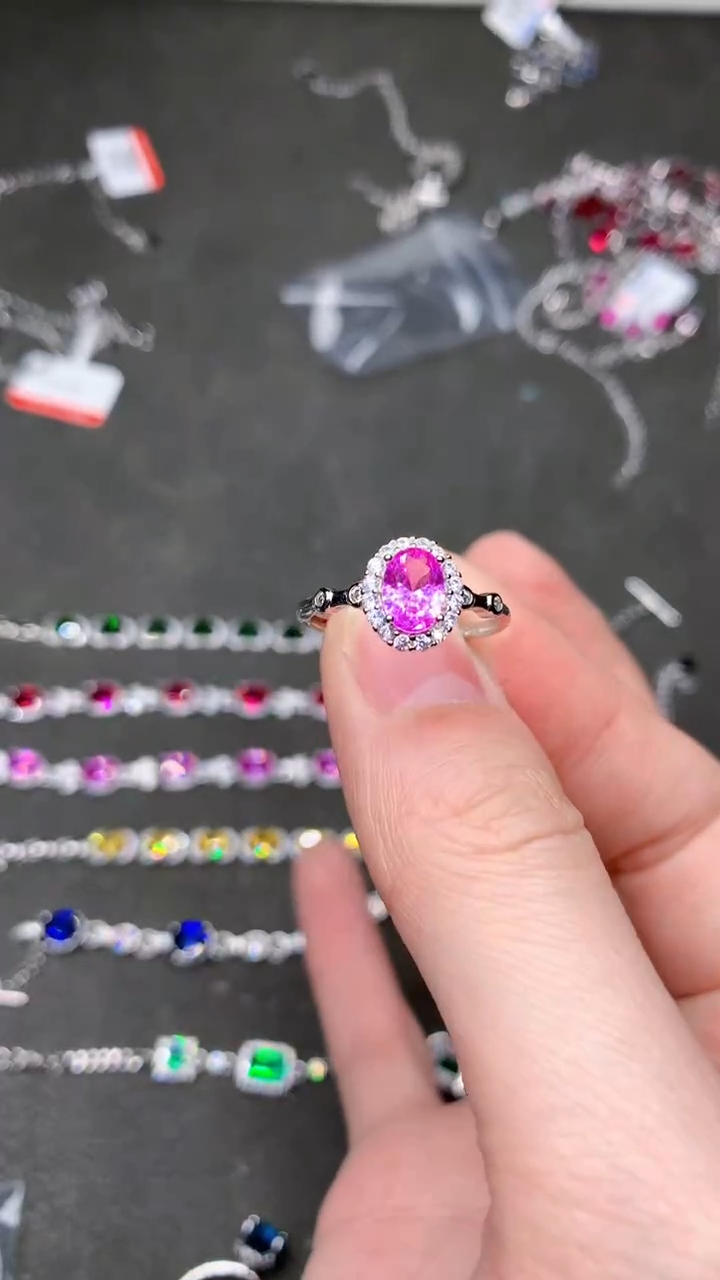 【闪购商品】彩色蓝宝石戒指银S925镶嵌......