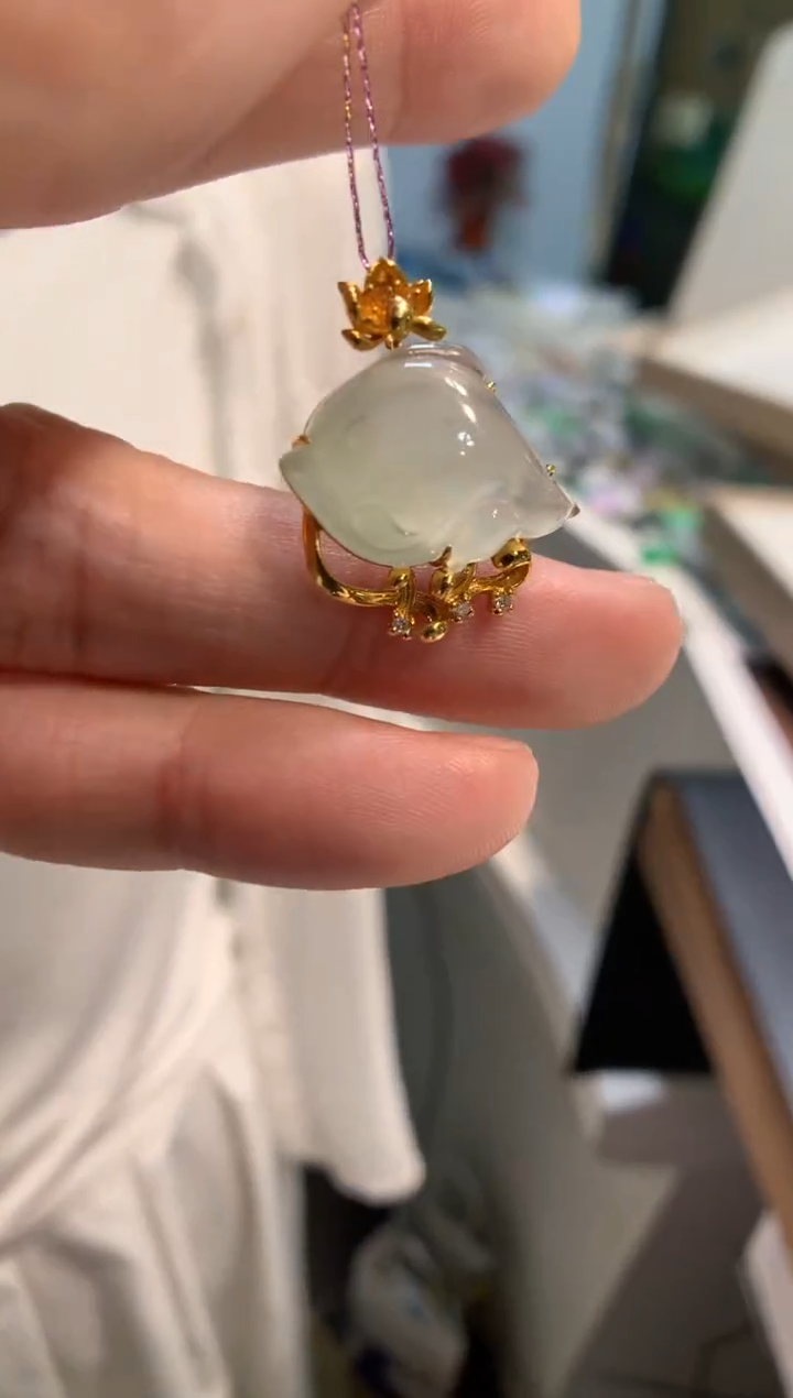 颈饰18K金镶嵌翡翠鱼鱼