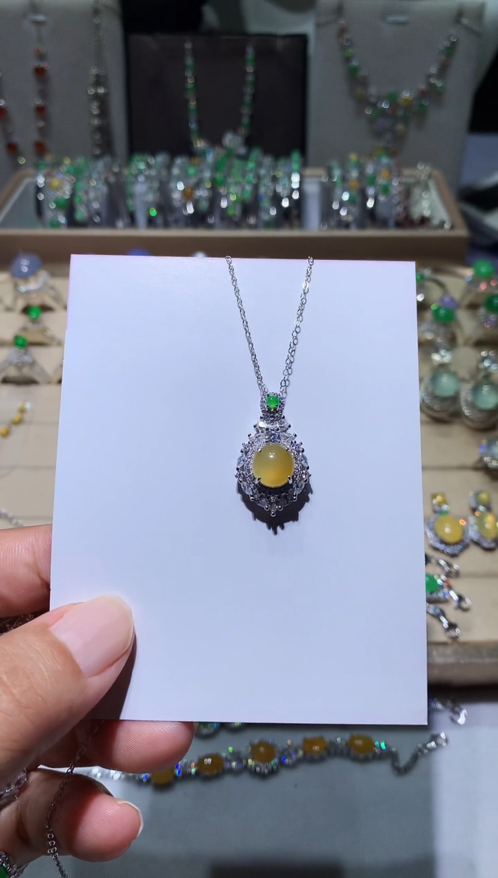 翡翠未镶嵌耳饰项链