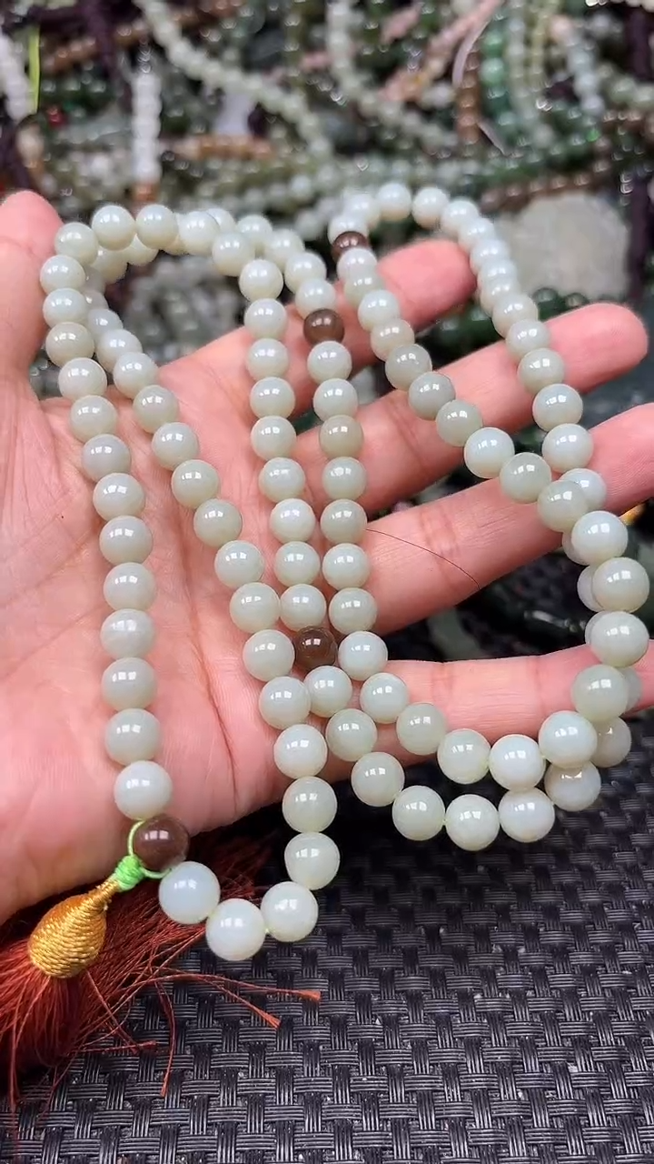 和田玉未镶嵌颈饰1