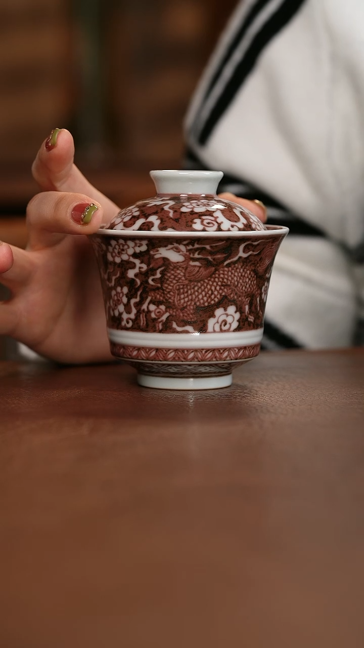 【闪购商品】釉里红双麒麟盖碗