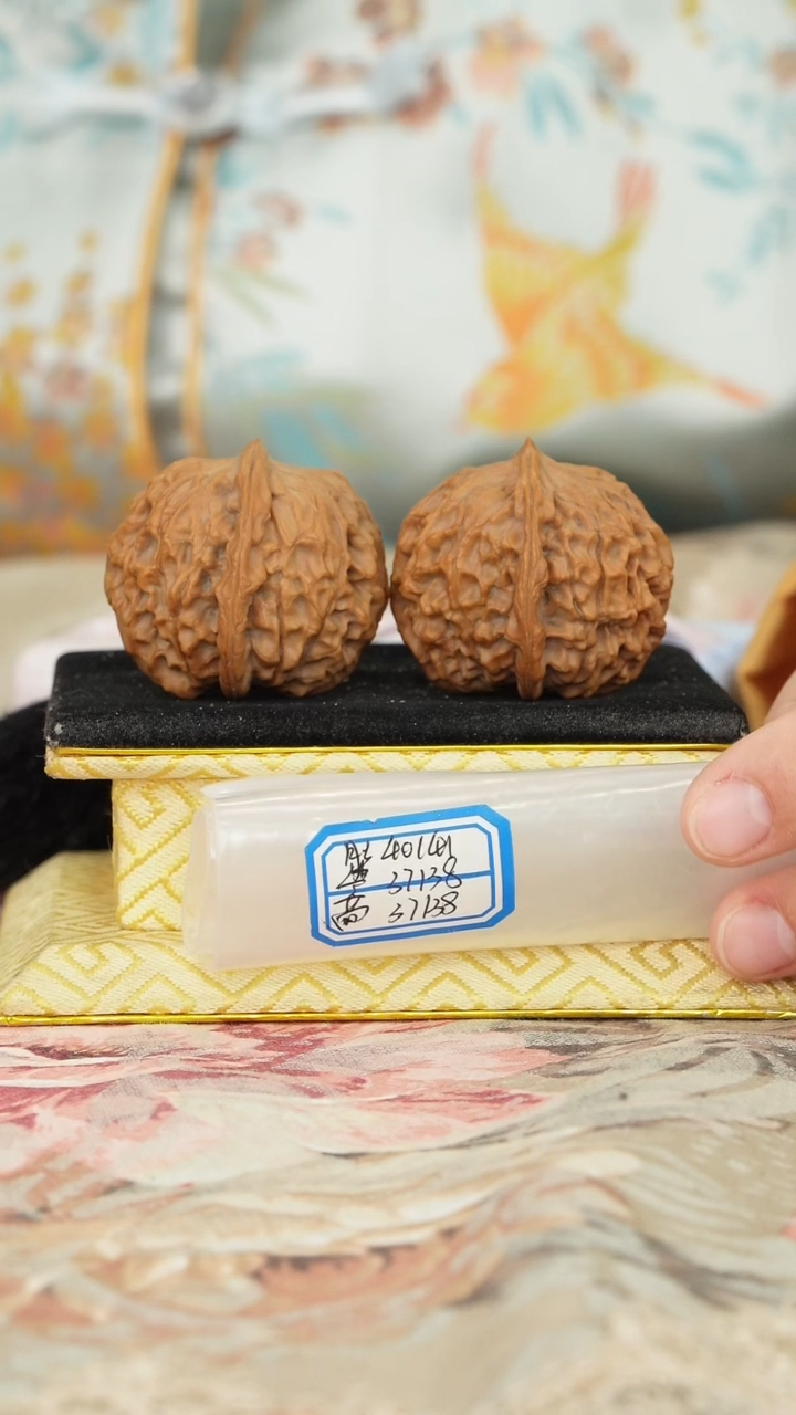 【闪购商品】文玩核桃把件非嫁接元宝