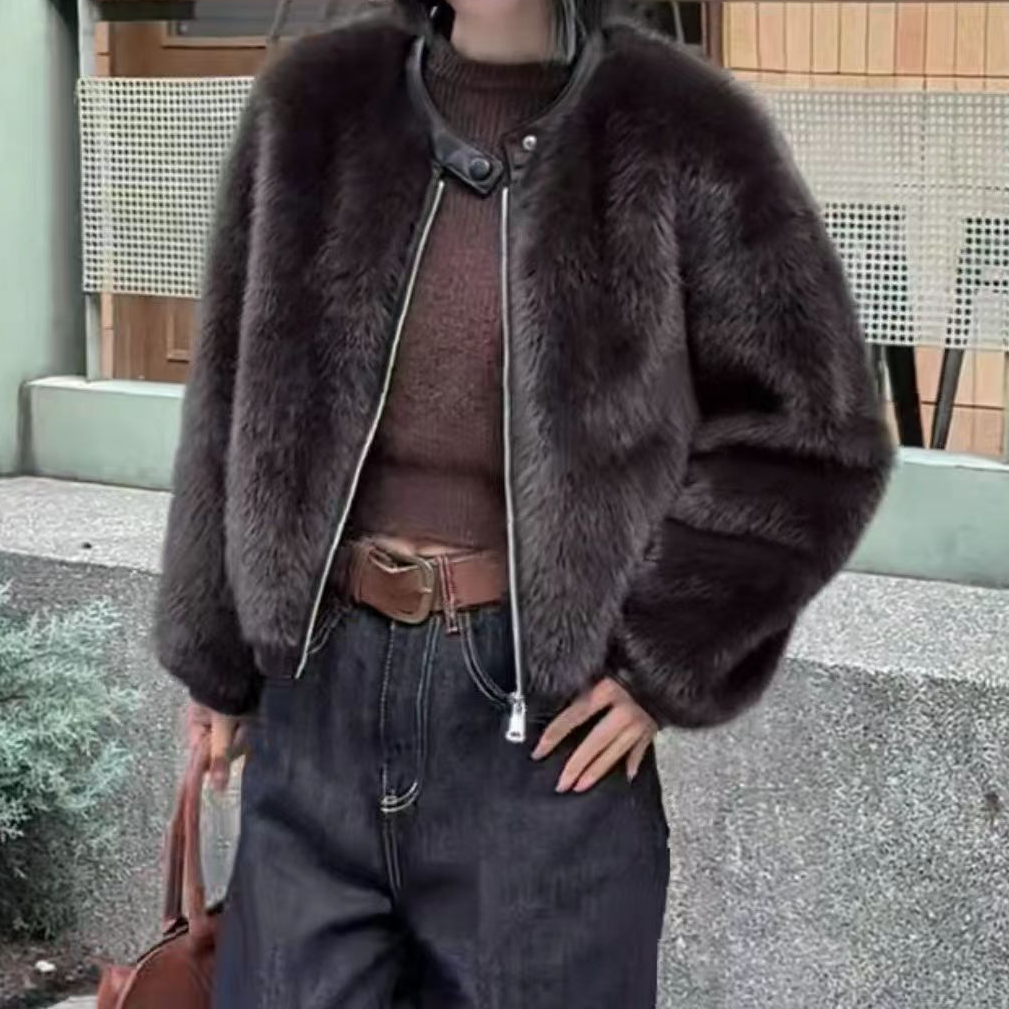 【女人家】25156冬季人造环保皮草仿水貂短款外套皮毛一体外套