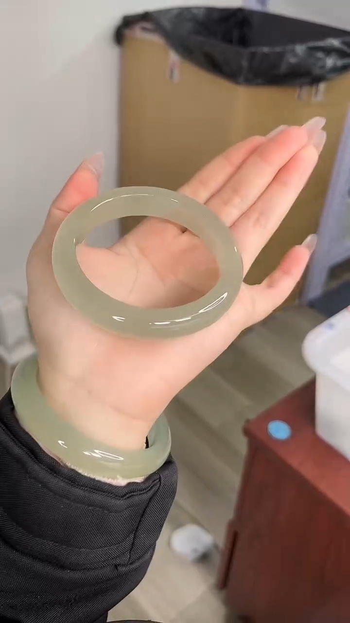 未镶嵌手镯石英质玉109-57.4