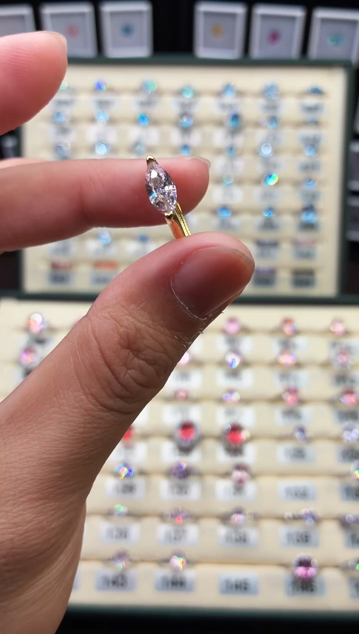 银S925镶嵌戒指绿柱石（摩根石）111