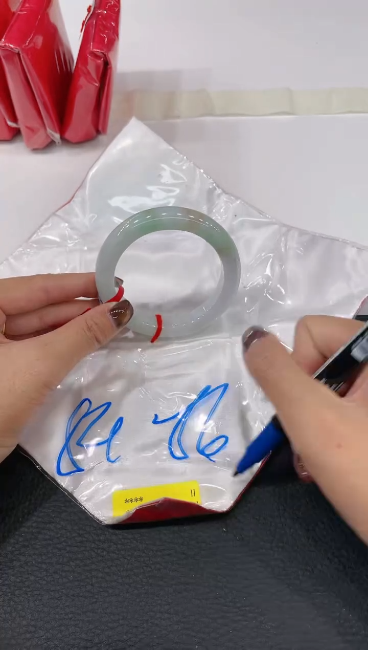【闪购商品】翡翠手镯未镶嵌手镯