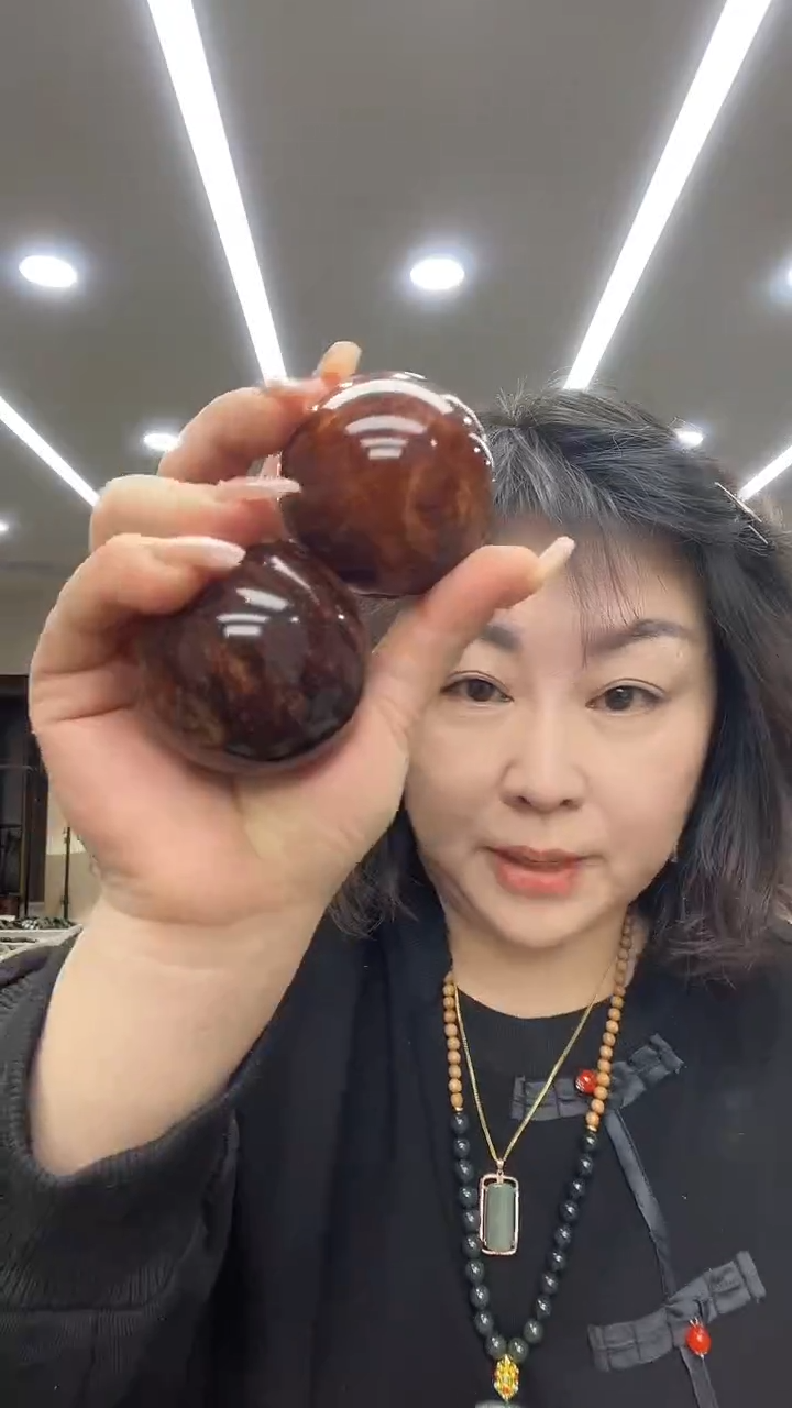 未镶嵌透闪石质玉挂件手把球一对