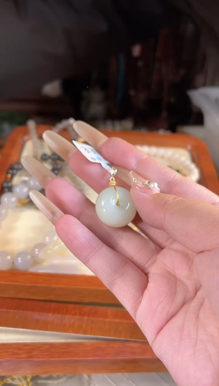 【闪购商品】和田玉吊坠(不含链)银S925镶嵌多样性发货其一