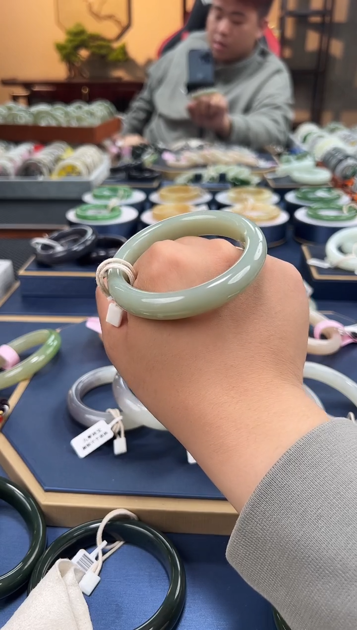 【闪购商品】和田玉手镯未镶嵌C0009-58